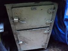 ACE ICE BOX (1950's) COMPLETE - Unique Table etc!