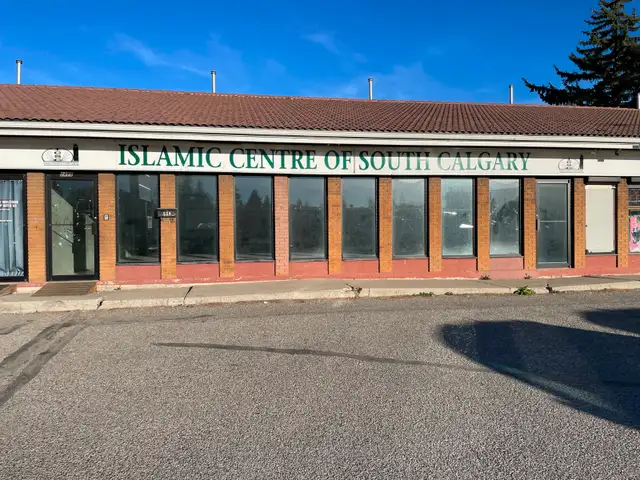 2000 sq/ft main floor commercial space available in Queensland!