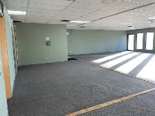 2000 sq/ft main floor commercial space available in Queensland! - Photo 9