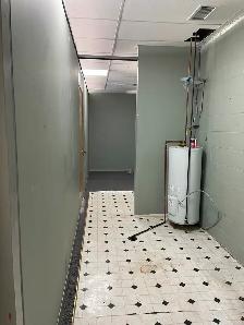 2000 sq/ft main floor commercial space available in Queensland! - Photo 10