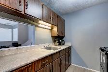 HUGE PRICE DROP! CHARMING 2 BED BRAESIDE CONDO FOR SALE! - Photo 3