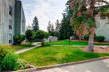 HUGE PRICE DROP! CHARMING 2 BED BRAESIDE CONDO FOR SALE! - Photo 8