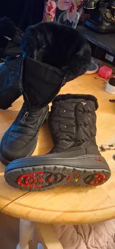 2 paires de bottes pajar gr 7 et gr 8 et une paire de uggs gr 7 - Photo 3