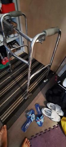 folding walker - Photo 3