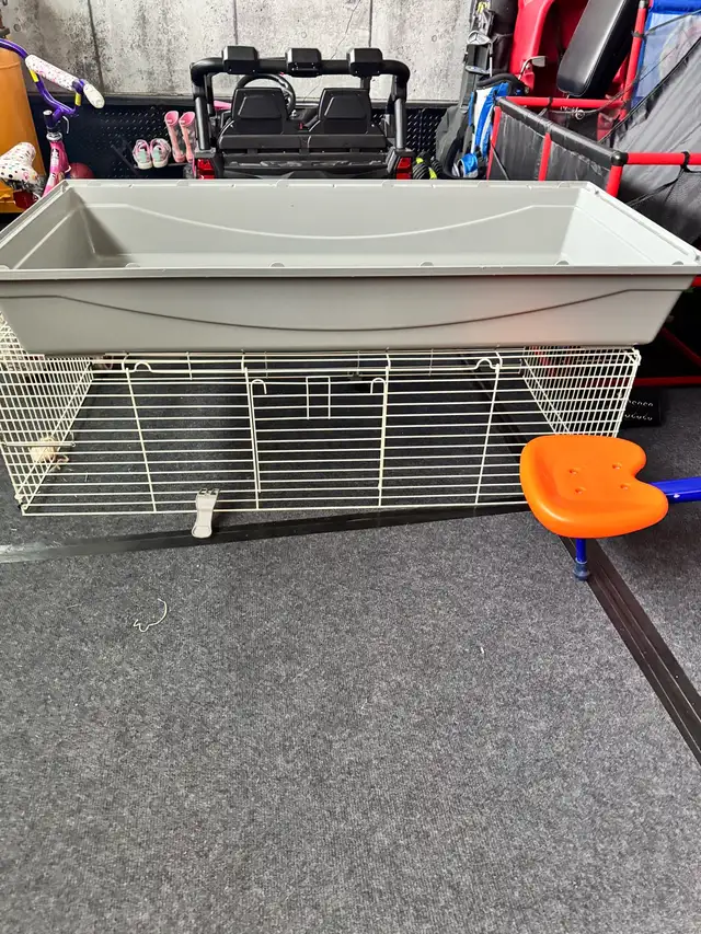 hardly used FREE large rabbit cage