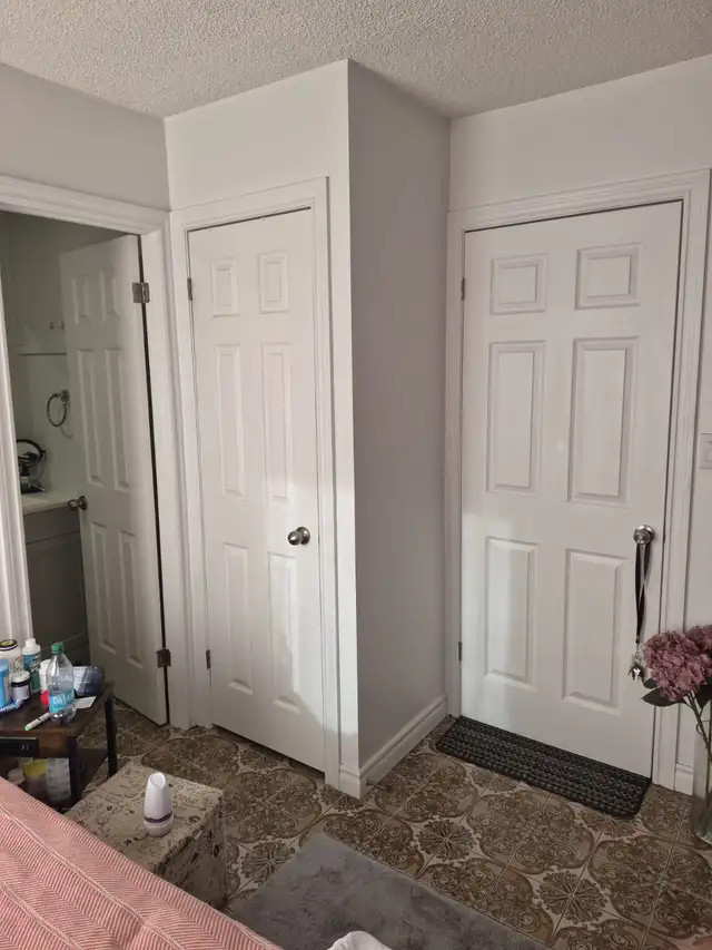 Main Fl Studio/Bachlor Apt rent Warden/Danforth available Sep 1