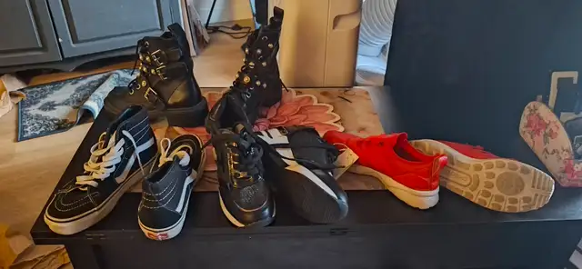 Soulier femme ou adolescentes gr 5.5 a 6 vans, tom taillor. Lots