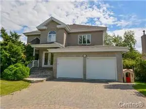 À BROSSARD, R 8800 CROIS. ROUYN, COTTAGE-DETTACHE,PISCINE GAR.