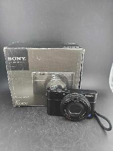 SONY CYBERSHOT DSC-RX100 DIGITAL CAMERA W/BOX