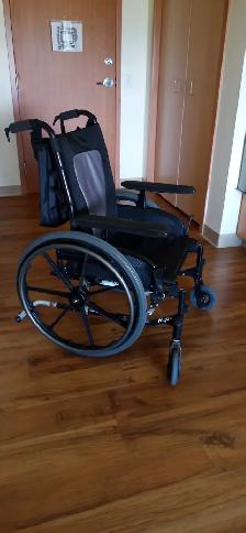 Wheelchair Weight Capacity 275 lbs. in Excellent Condition - Photo 3