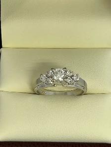 14k W/G Elegant Vintage-Inspired Diamond Ring - Photo 3