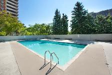 3 Bedroom Apartment for Rent Steps to Victoria Park Station! - Photo 17