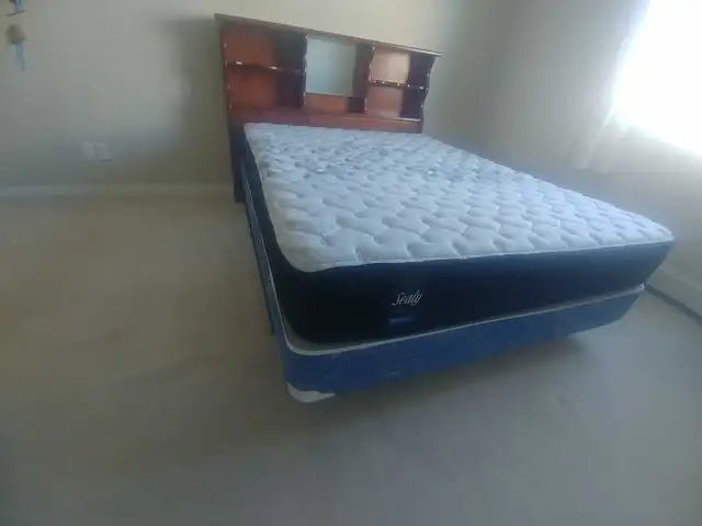 Queen mattress and boxspring