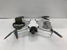 DJI Mini 4 Pro with Fly More Kit - Photo 2