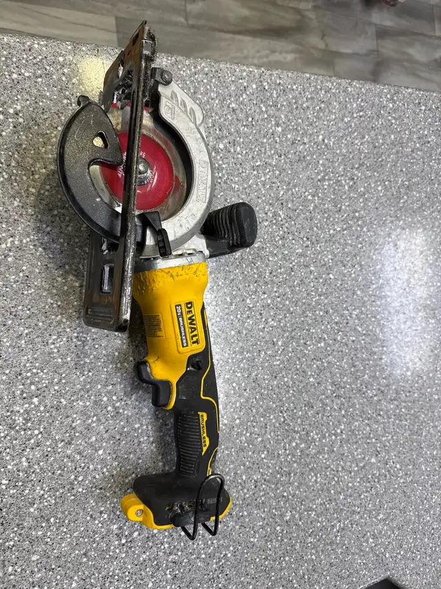 DEWALT DCS571 4 1/2" BRUSHLESS CIRCULAR SAW TOOL ONLY