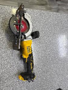 DEWALT DCS571 4 1/2" BRUSHLESS CIRCULAR SAW TOOL ONLY