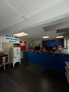 NOW HIRING – FRONT DESK