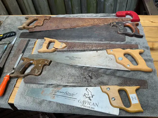 Assorted Lot of 11 Vintage Hand Saws !