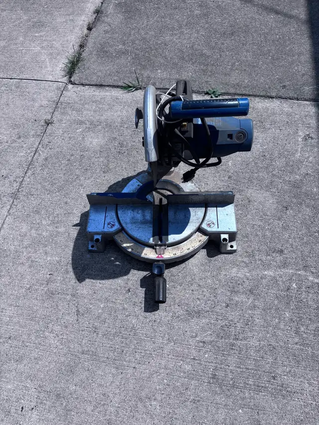 Mastercraft Single-Bevel Compound Mitre Saw 10in