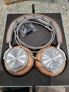 B&O BeoPlay H6