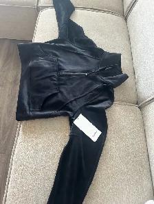 BRAND NEW WITH TAGS – Lululemon  Oversized Velvet sweater - Photo 4