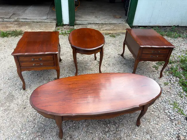 Coffee table set