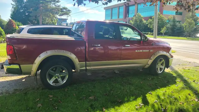 2011 dodge ram crewcab,4x4.