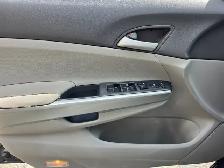 2010 Honda Accord Sedan - Photo 17