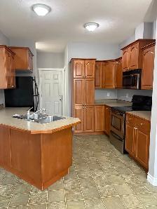 3 Bed 2.5 Bath Duplex with Double Attached Garage in Westpointe - Photo 2