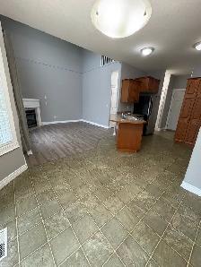 3 Bed 2.5 Bath Duplex with Double Attached Garage in Westpointe - Photo 4