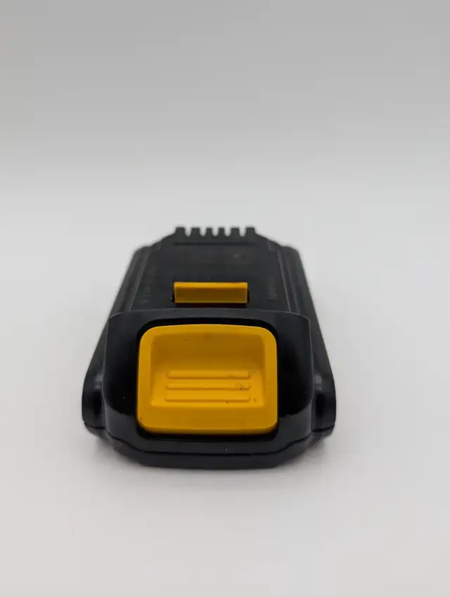 (B56) DeWalt DCB207 20V Max 1.3AH Battery