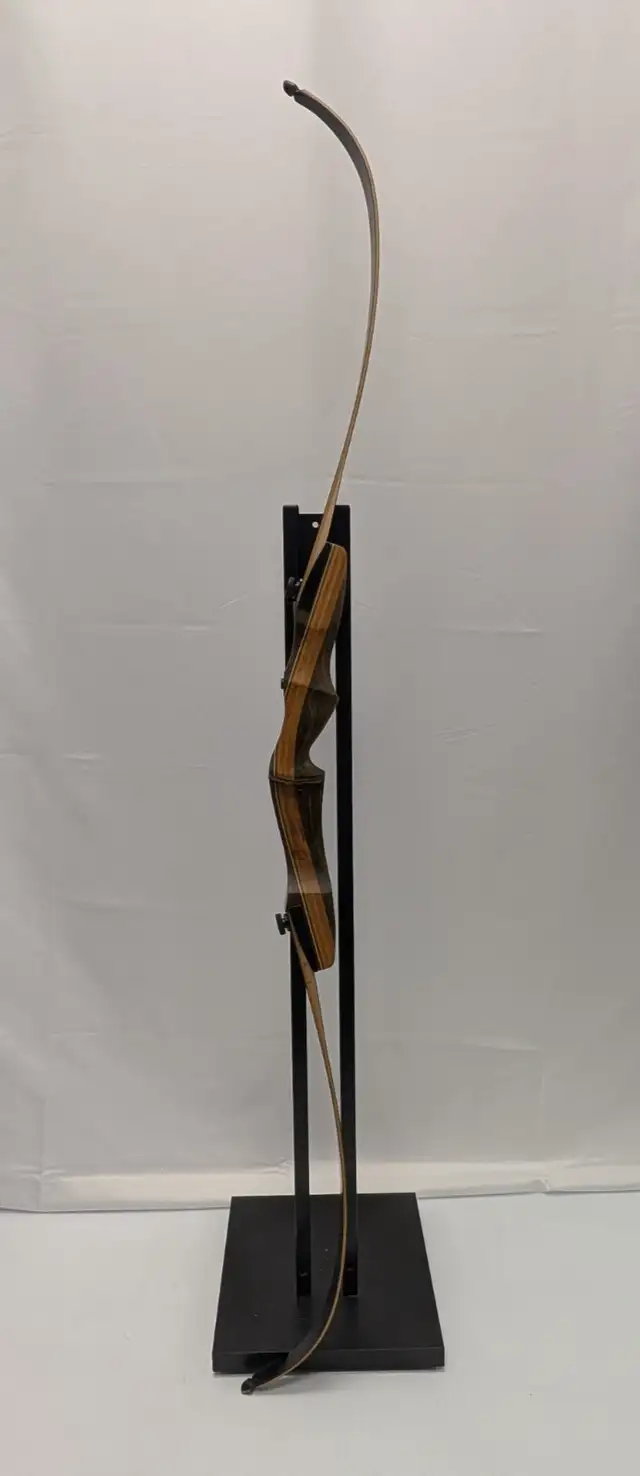 (B2250) PSE Archery Nighthawk Recurve Bow