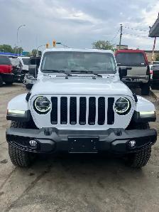2021 Jeep Wrangler Unlimited Sahara ~ SAFETIED - Photo 2