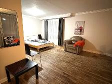 Furnished room main floor house near subway Yonge/Finch - Photo 3