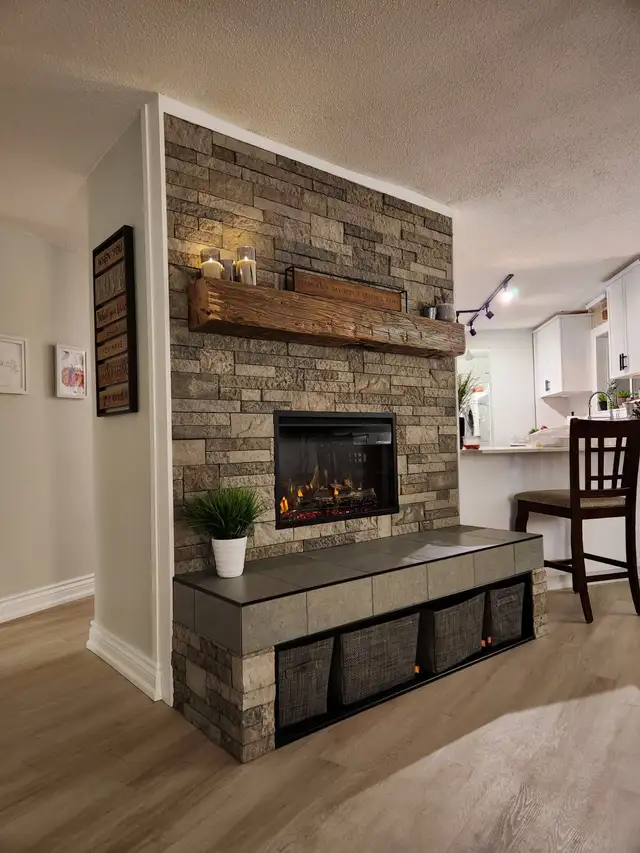 Large 2 bedroom in Hidden Valley. Laundry & Utilities included.