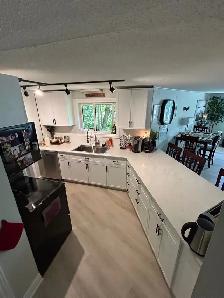 Large 2 bedroom in Hidden Valley. Laundry & Utilities included. - Photo 4