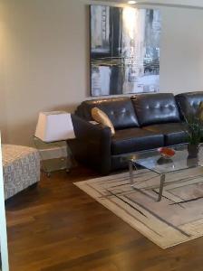 Remodeled 1 Bedroom Condo for rent at 108 Chandos Avevenue