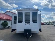 2022 FOREST RIVER CEDAR CREEK 40CBAR, PARK MODEL, SPACIOUS