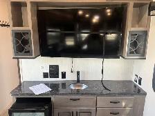 2022 FOREST RIVER CEDAR CREEK 40CBAR, PARK MODEL, SPACIOUS - Photo 10