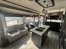 2022 FOREST RIVER CEDAR CREEK 40CBAR, PARK MODEL, SPACIOUS - Photo 18