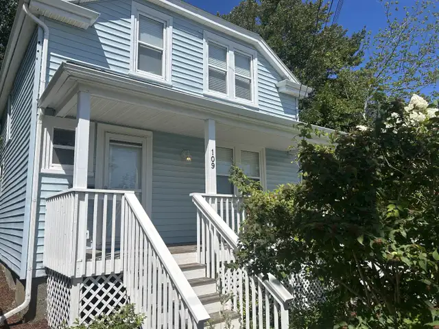 26-062 Lovely home in Fairview
