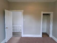 Move-in ready 3 bedroom unit near Jackson Park - Photo 13
