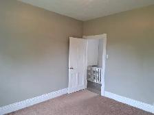 Move-in ready 3 bedroom unit near Jackson Park - Photo 14