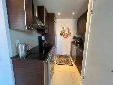 Market Wharf: 2 Beds 1 Bath Condo w/ Prkg- St. Lawrence Market - Photo 4