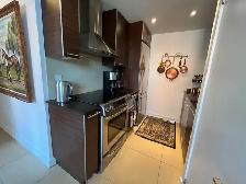 Market Wharf: 2 Beds 1 Bath Condo w/ Prkg- St. Lawrence Market - Photo 5