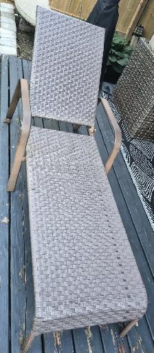 OUTDOOR WICKER SUN LOUNGER CHAISE – ADJUSTABLE – CUSHION – $55 - Photo 2