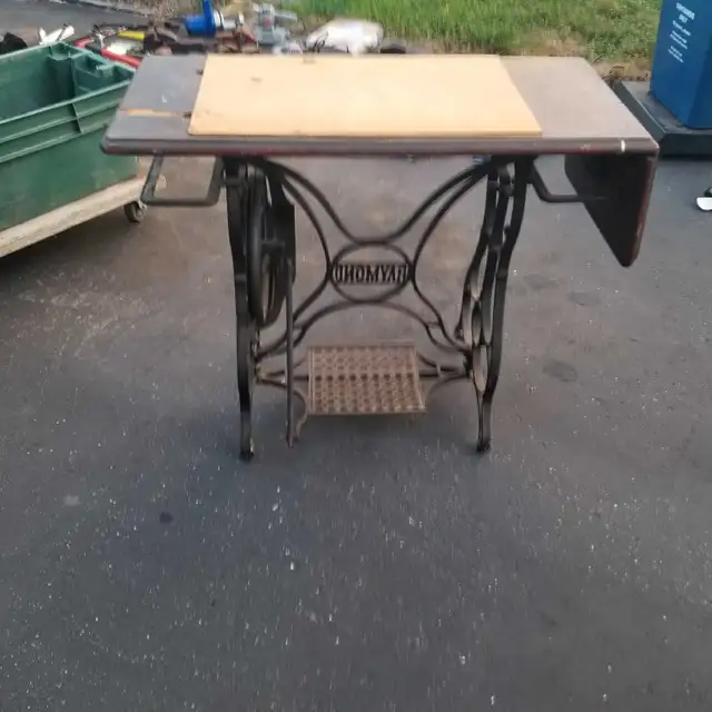sowing machine table