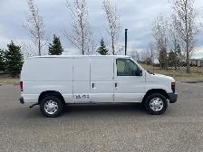 2012 Ford E250 - Photo 4