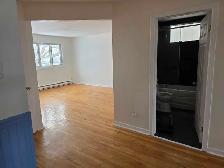 5 1/2 available in Lasalle September 1st - Photo 2