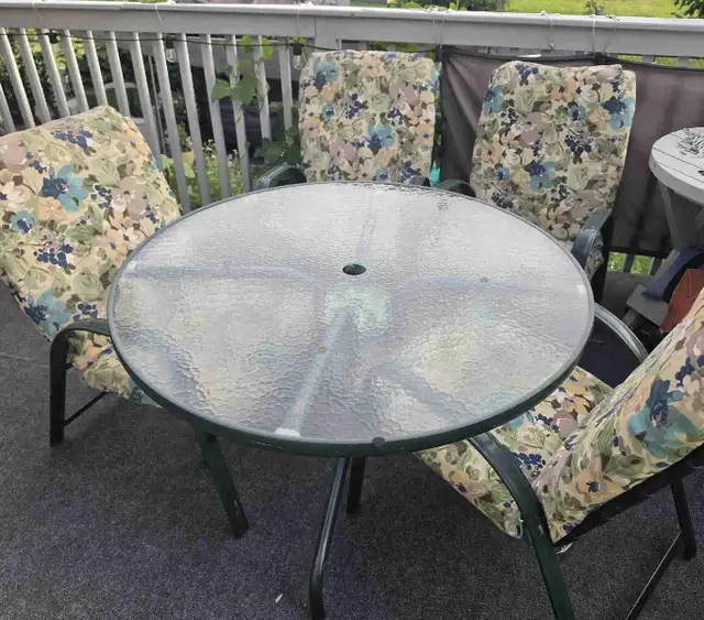 Patio Table & 4 Chairs